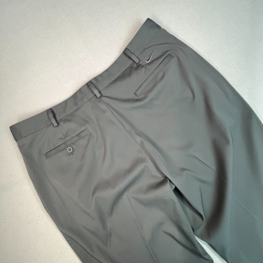 Nike Golf Dri-FIT Mens 36x32 Gray Performance Golf Pants Flat Front Chino